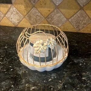 Gold Wire Candle Holder with White Base